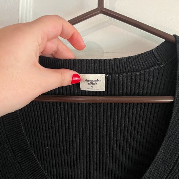 Abercrombie & Fitch U Neck Long Sleeve Top - Picture 4 of 5